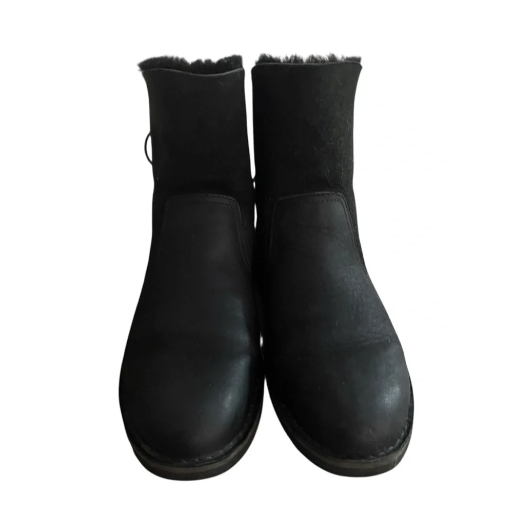 UGG Black Winter Boots with Fuzzy Lining Women Size 7